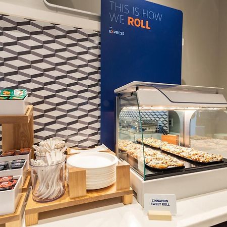 Holiday Inn Express - Cabot By Ihg エクステリア 写真
