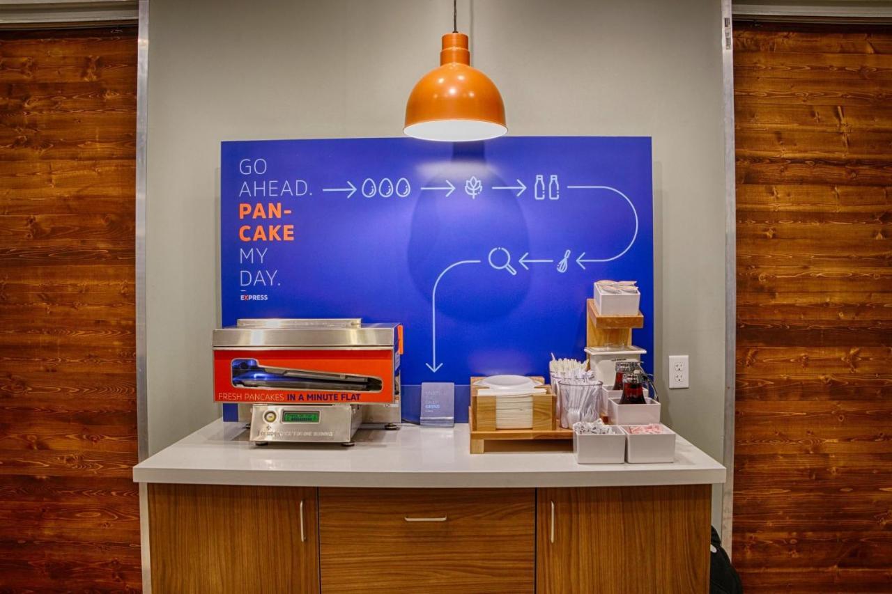Holiday Inn Express - Cabot By Ihg エクステリア 写真